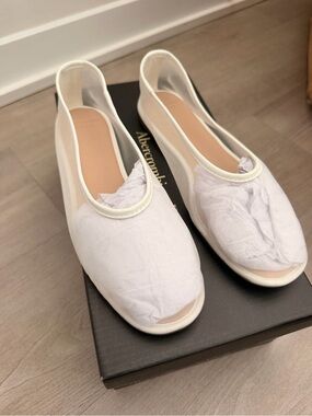 Abercrombie & Fitch women’s mesh balletic flats